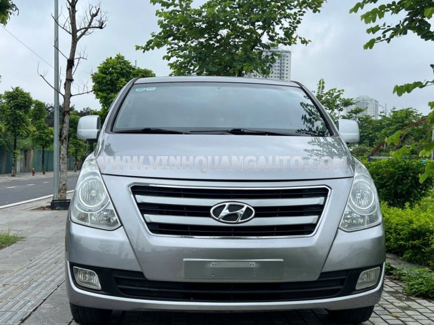 Hyundai Grand Starex 2.5 MT 2016
