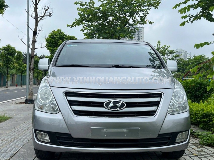 Hyundai Grand Starex 2.5 MT 2016