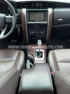 Xe Toyota Fortuner 2.4G 4x2 AT 2019