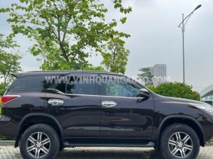 Xe Toyota Fortuner 2.4G 4x2 AT 2019