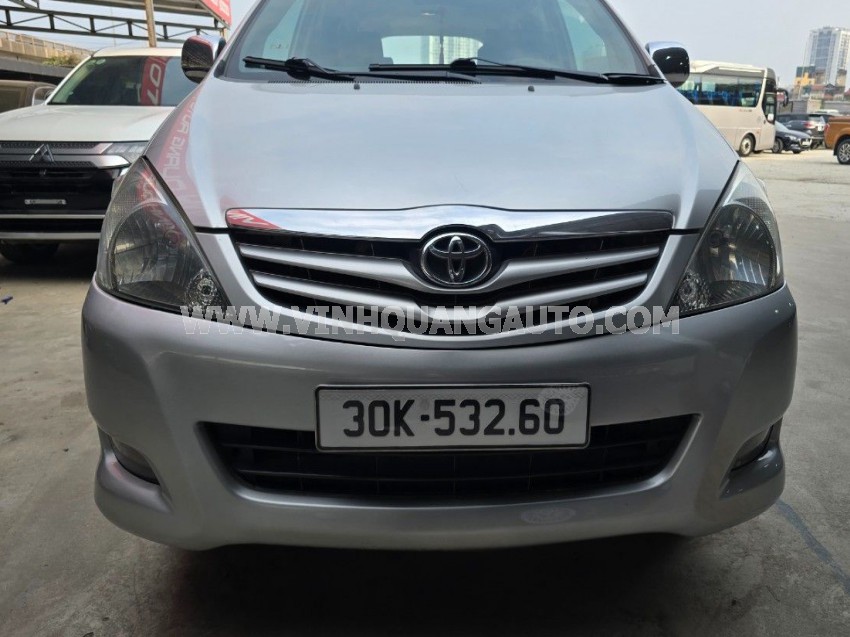 Toyota Innova G 2010
