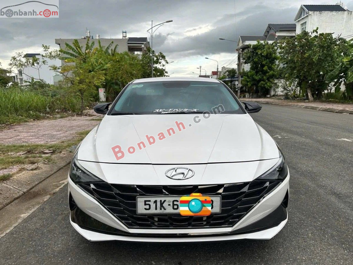 Hyundai Elantra 1.6 AT Đặc biệt 2022