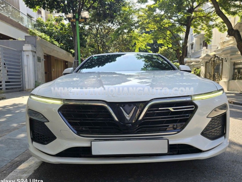 VinFast Lux A 2.0 Tiêu chuẩn 2022